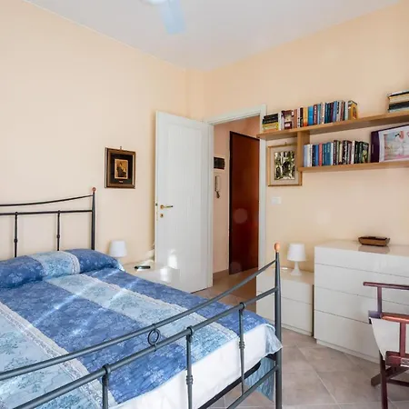 Lägenhet House La Marmora By Holiday World Sanremo